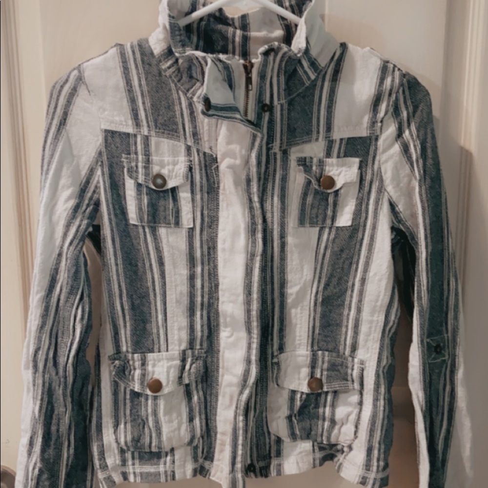 Denim-like jacket. - Picture 2 of 3